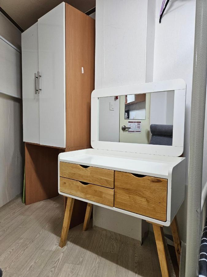 Hub House Livingtel Vandrarhem Seoul Exteriör bild